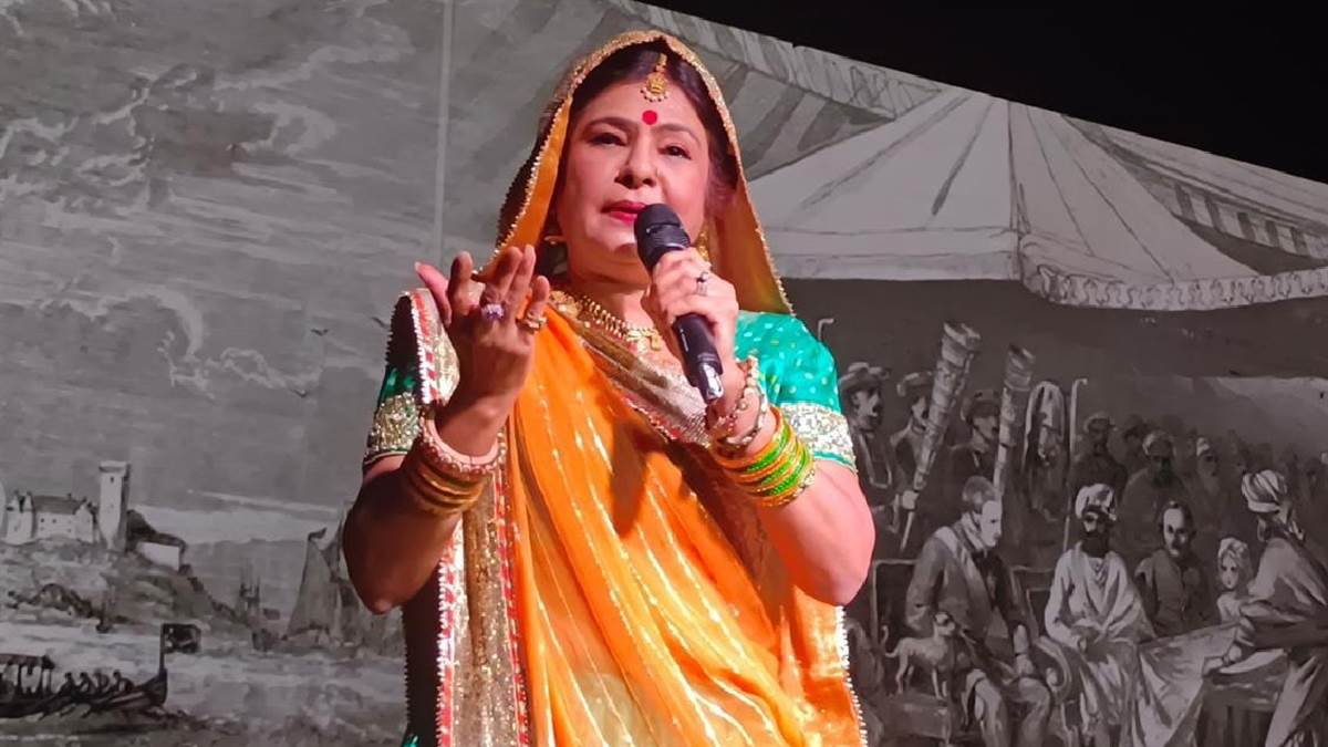 CSJMU Kanpur : मुक्तिगाथा में मालिनी अवस्थी के लोकगीतों से सुरमयी हुई शाम, कलाकारों ने नृत्य नाटिका से बांधा समा