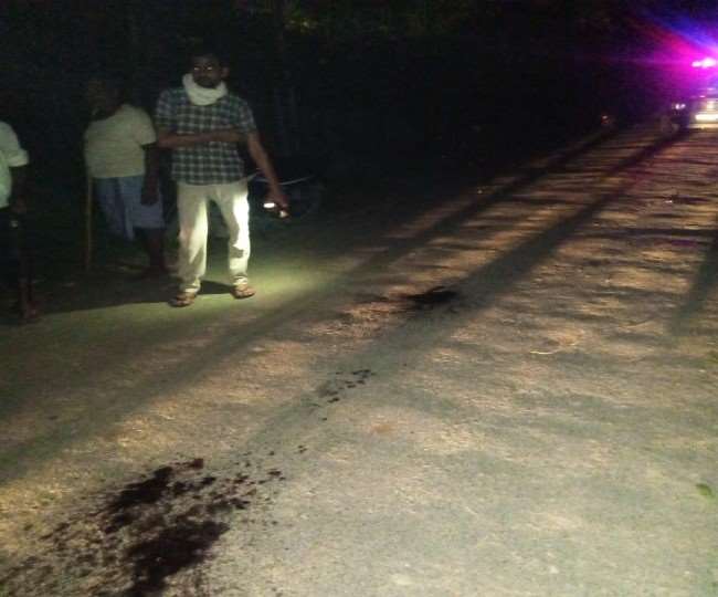 Murder in Sitapur: कबाड़ व्यापारी की गोली मारकर हत्या, सड़क पर मिला खून से लथपथ शव