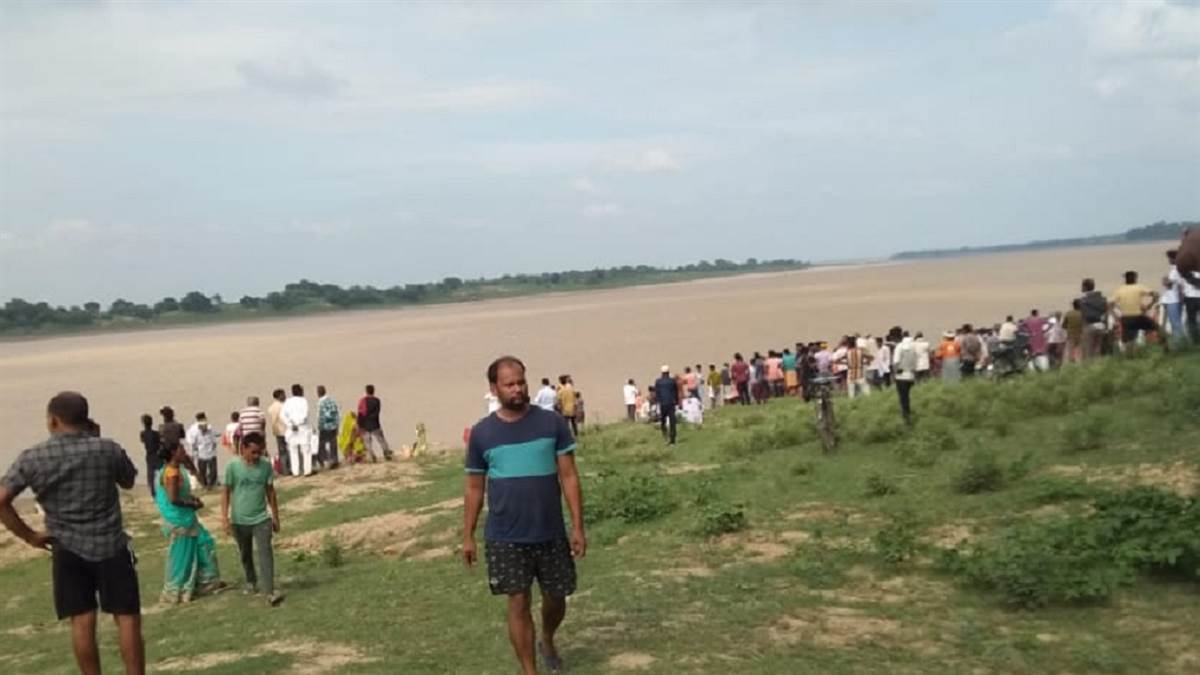 Banda Boat Accident : यमुना नदी में नाव डूबने से 30-40 लोग लापता, अबतक बाहर निकाले गए चार शव