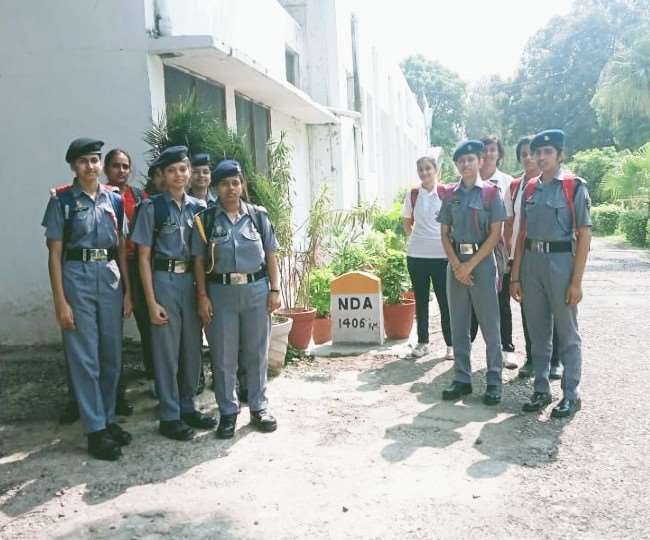 Girls in NDA: लखनऊ की बेटियां बोलीं, अब एनडीए सिर्फ 1406 किलोमीटर दूर; यूपी सैनिक स्कूल की 15 कैडेट्स देंगी एनडीए की परीक्षा
