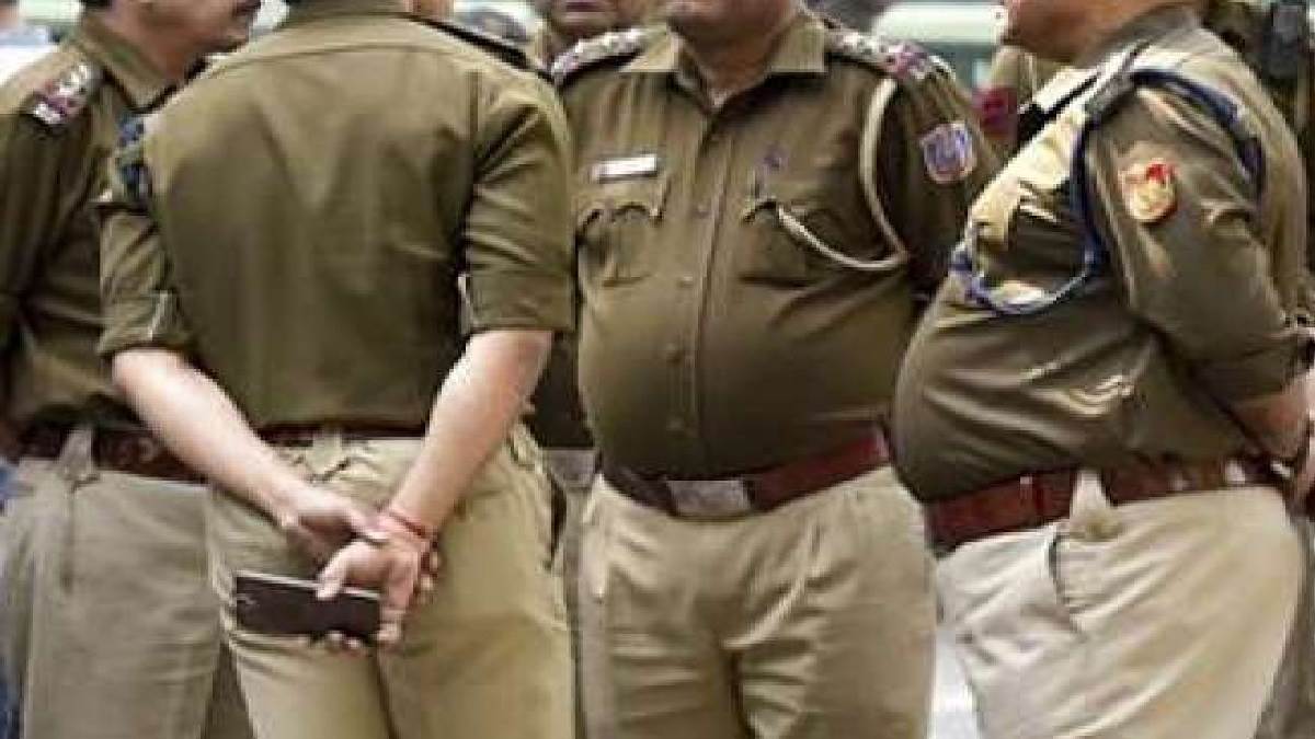 Gorakhpur Police पर भारी पड़ा आमजन के साथ दुर्व्यवहार व मारपीट, हटाए गए तीन चौकी प्रभारी