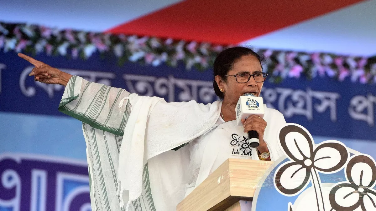 पश्चिम बंगाल: पंचायत चुनाव में केंद्रीय बलों की तैनाती के खिलाफ ममता की HC में गुहार, SC पहुंचे कांग्रेस नेता