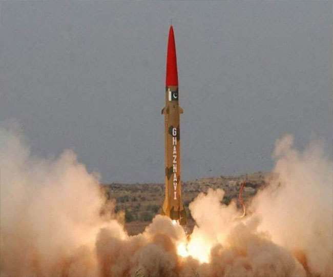 पाकिस्तान ने किया परमाणु हथियार को ले जाने में सक्षम बैलिस्टिक मिसाइल गजनवी का सफल परीक्षण