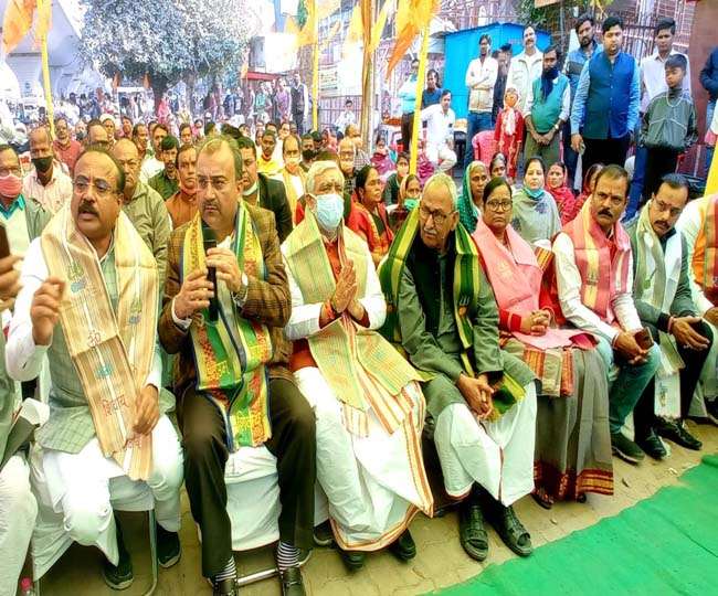काशी के साथ बिहार के शिवालयोंं में भी गूंजा हर-हर महादेव, पीएम के संबोधन पर बजती रहीं तालियां