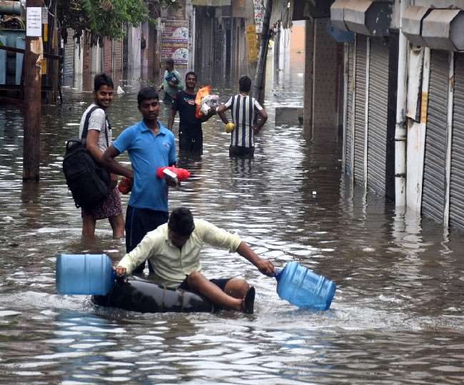 उत्तर प्रदेश में बाढ़ से 24 जिलों के 605 गांव प्रभावित, खतरे के निशान से ऊपर बह रहीं नदियां