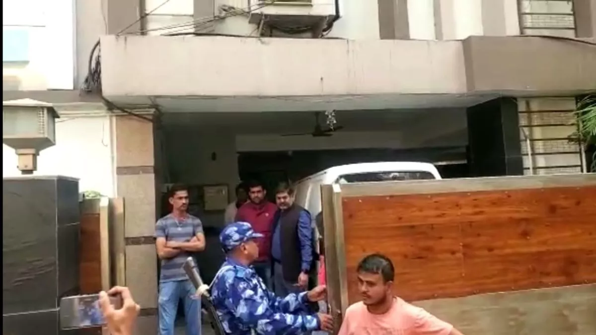 बिहार के उद्योग मंत्री के करीबी बिल्‍डर के ठिकानों पर आयकर का छापा, RJD-JDU का भाजपा पर हमला