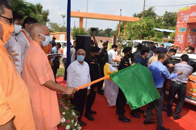 CM Yogi Adityanath In Varanasi : मुख्‍यमंत्री ने वाराणसी में कोविड टीका एक्‍सप्रेस को दिखाई हरी झंडी