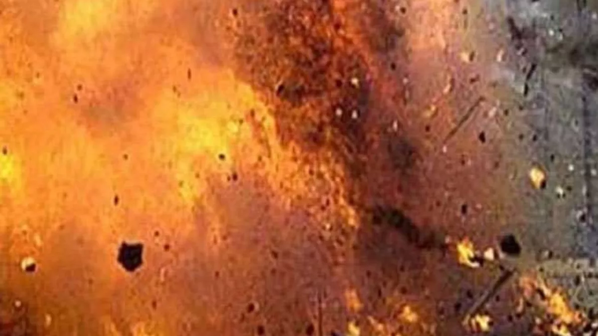 Tamil Nadu News: तमिलनाडु के नमक्कल में पटाखों में विस्फोट से तीन महिलाओं समेत चार लोगों की मौत