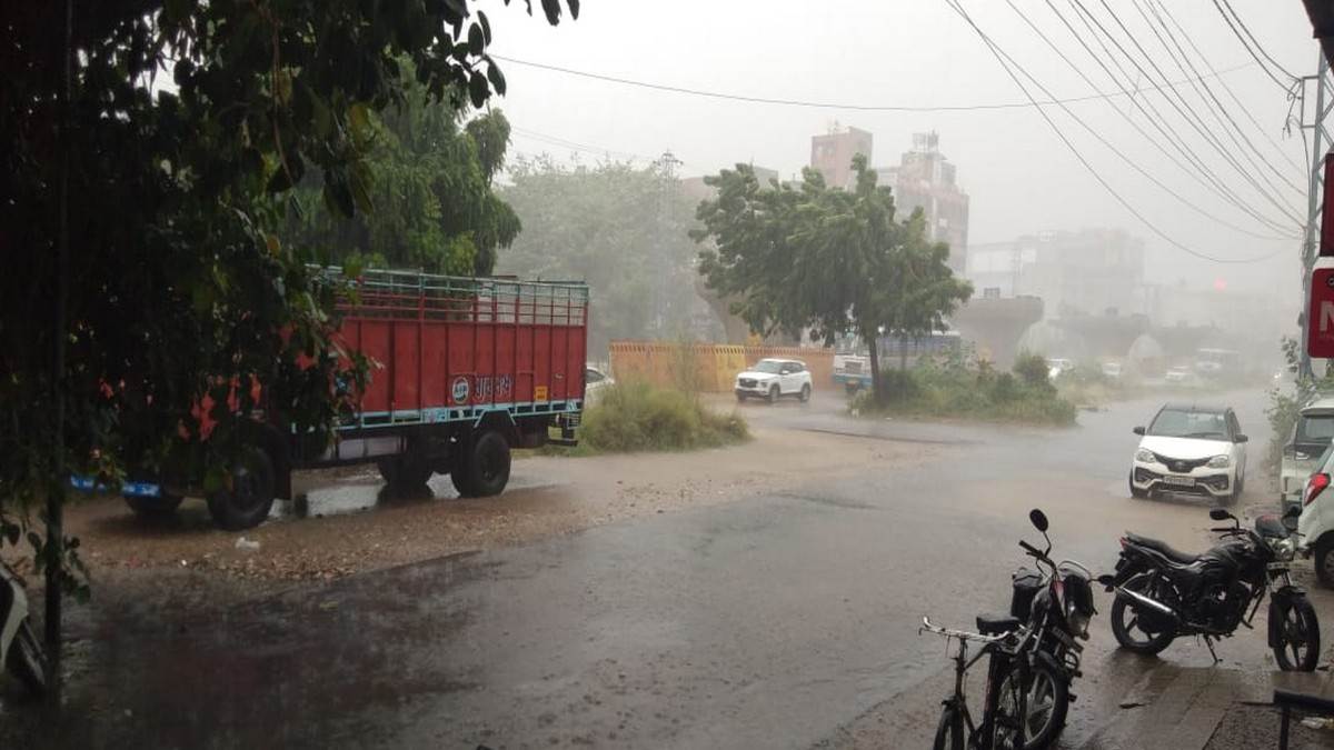 Ludhiana Weather Update: शहर में बदला मौसम का मिजाज, दोपहर बाद शुरू हुई झमाझम वर्षा