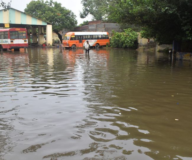 School Close In UP: भारी बारिश के चलते बरेली में आठवीं तक के स्कूल बंद, कई जिलों में झमाझम बरसात का अलर्ट जारी