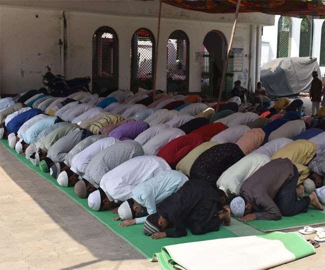 रमजान के पहले जुमे को पटना की मस्‍ज‍िदों में उमड़े अकीदतमंद, दो साल बाद रमजान में मिल रही ये खुशी