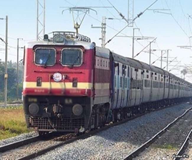 Indian Railways: 160 किमी की रफ्तार में दो ट्रेनों की होगी 'टक्कर', एक ट्रेन में होंगे रेल मंत्री