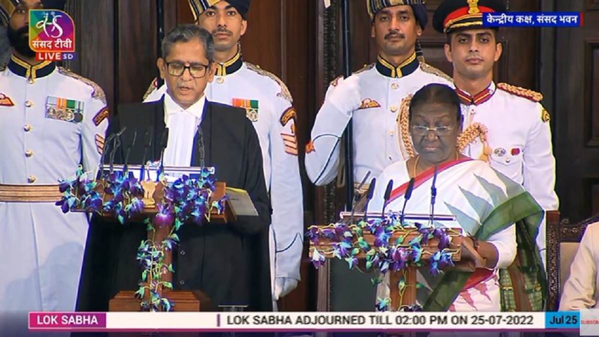 President Droupadi Murmu: द्रौपदी मुर्मू बनीं देश की 15वीं राष्ट्रपति, शपथ के बाद बोलीं- मैं इसका सबूत गरीब भी देख सकता है बड़े सपने
