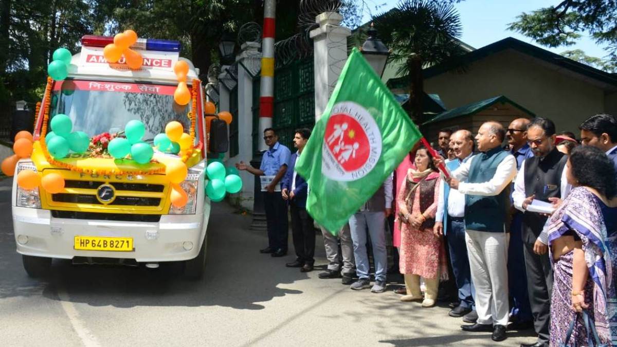 मुख्‍यमंत्री जयराम ठाकुर ने शिमला से 30 नई एंबुलेंस को दिखाई ह‍री झंडी, दूर-दराज क्षेत्र में मिलेगी सेवाएं