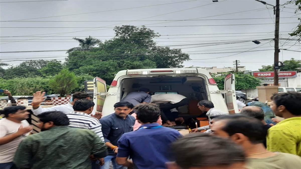 Ujjain Accident News: उज्‍जैन के नागदा में ट्रक से टकराया स्‍कूली वाहन, चार बच्‍चों की मौत 15 घायल