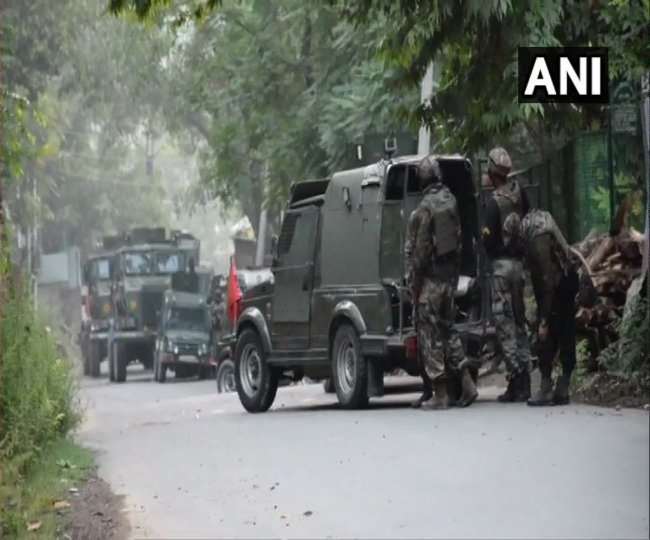 Pampore Encounter: पांपोर मुठभेड़ में हिजबुल मुजाहिदीन के दोनों आतंकी ढेर, सर्च ऑपरेशन जारी