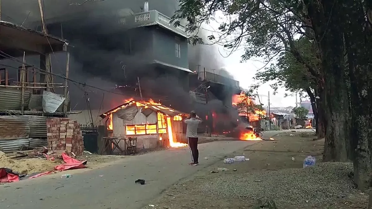 Manipur Violence: मणिपुर में फिर भड़की हिंसा, तीन लोगों की हत्या; उपद्रवियों ने कई घरों में लगाई आग
