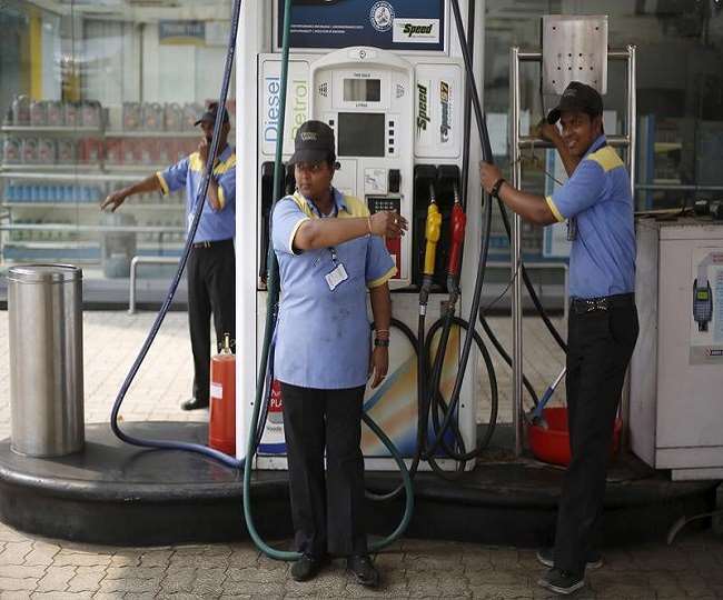 Petrol-Diesel के लिए जेब ढीली करने को हो जाइए तैयार, 9 रुपये प्रति लीटर तक बढ़ सकती हैं कीमतें