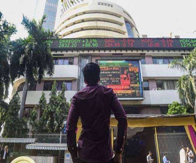 Share Market में कोहराम, Sensex में 1421 अंक से ज्यादा की गिरावट, Nifty 2.23% टूटा, बैंक शेयरों पर दबाव