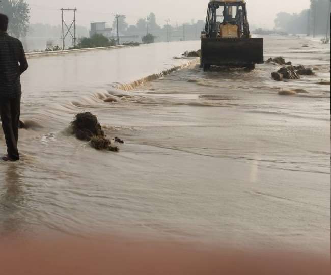 Flood in Rampur : रामपुर में बाढ़ का पानी घटा, उत्तराखंड जाने वाली सभी सड़कों पर यातायात चालू