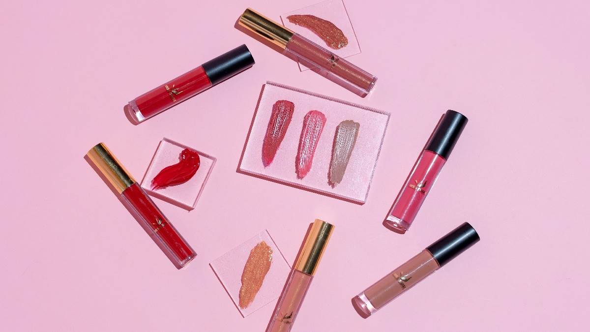Amazon Sale में Waterproof Lipstick पर कातिलाना छूट, Maybelline, SUGAR, LAKME लिपस्टिक मिल रही हैं आधी कीमत पर