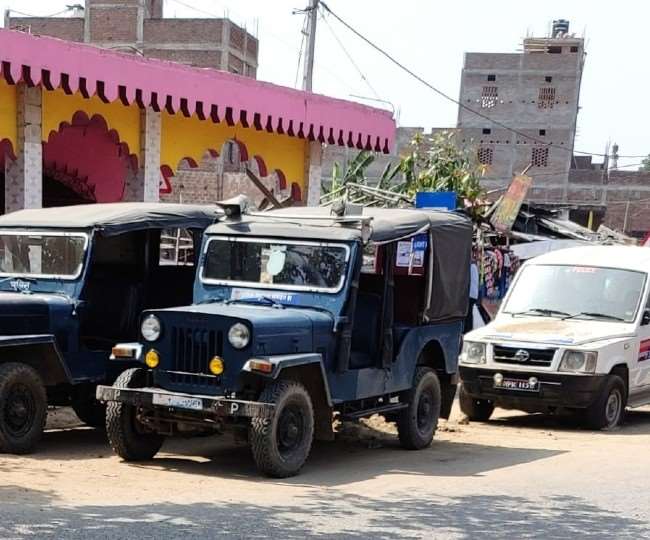 भागलपुर: टेंपो से अकबरनगर पुलिस कर रही पेट्रोलिंग, एक महीने से खराब पड़ा है थाने की गाड़ी