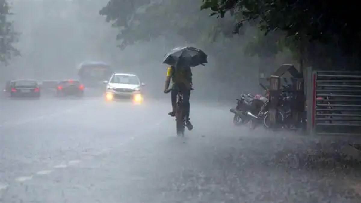 Kerala Weather: केरल, कर्नाटक सहित इन राज्यों में होगी भारी बारिश, रेड अलर्ट जारी, स्कूल- कॉलेज बंद