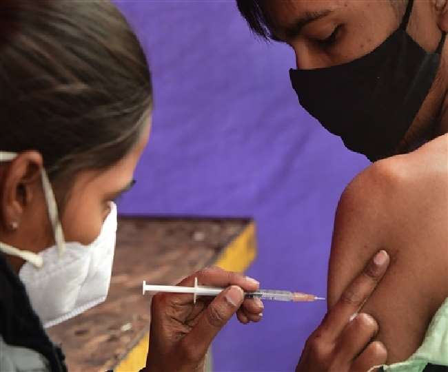 Covid Vaccination: किशोरों को टीकाकरण अभियान के 10 दिन पूरे, 3 करोड़ बच्चों को दी गई पहली डोज
