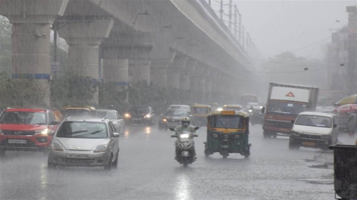Weather Update 3 September: हिमाचल में भारी बारिश की चेतावनी, जानिए- दिल्‍ली, यूपी और बिहार में कैसा रहेगा मौसम का हाल