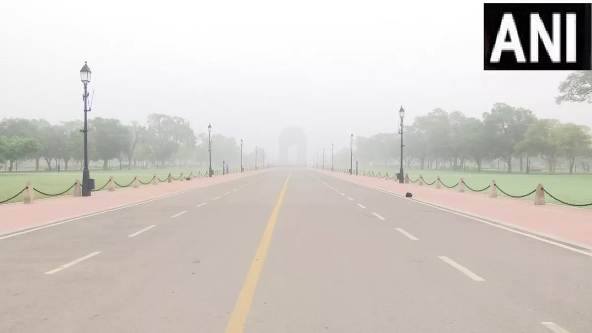 Delhi Air Pollution: दिल्ली में हवा की क्वालिटी 'बहुत खराब', जानिए नोएडा समेत अन्य शहरों का हाल