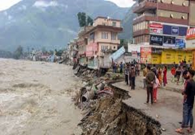 उत्तर प्रदेश के 29 सैलानी हिमांचल प्रदेश में बारिश की तबाही में फंसे