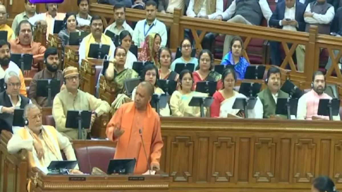 UP: व‍िधानसभा में CM Yogi आदित्यनाथ ने कहा- गफलत में मत रहो, ये भाजपा सरकार है, मिट्टी में म‍िला देंगे माफ‍िया