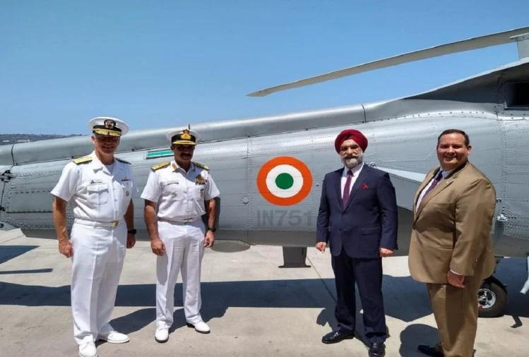 ताकत में इजाफा: अमेरिकी नौसेना ने भारत को सौंपे एमएच-60आर हेलिकॉप्टर, जानें खासियत 