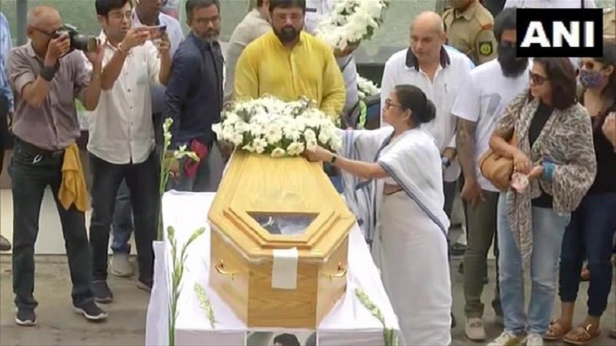 Singer KK Funeral: कुछ देर में मुंबई में होगा केके का अंतिम संस्कार, श्रद्धांजलि देने पहुंच रहे हैं सितारे