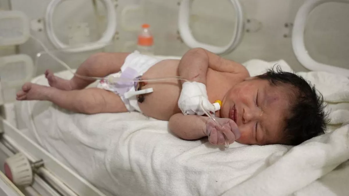 Syria Earthquake: मलबे में मां ने बच्ची को दिया जन्म, 30 घंटे बाद गर्भनाल सहित सुरक्षित निकाली गई नवजात