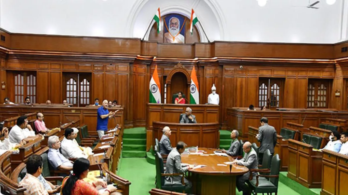 Delhi Assembly Session: काले कपड़े पहनकर विधानसभा पहुंचे BJP विधायक, CM केजरीवाल से की इस्तीफे की मांग