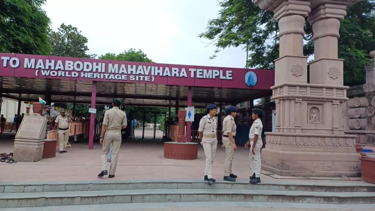 महाबोधि मंदिर में फायरिंग: गोली लगने से एक पुलिसकर्मी की मौत, बढ़ाई गई सुरक्षा व्‍यवस्‍था