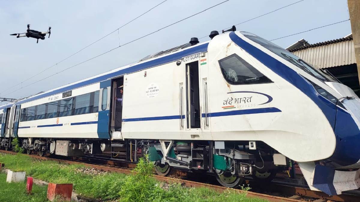 Vande Bharat Train Speed: वंदे भारत एक्सप्रेस ने ट्रायल रन में तोड़ दिए सारे रिकार्ड, स्पीड देखकर खड़े हो जाएंगे रोंगटे; Video